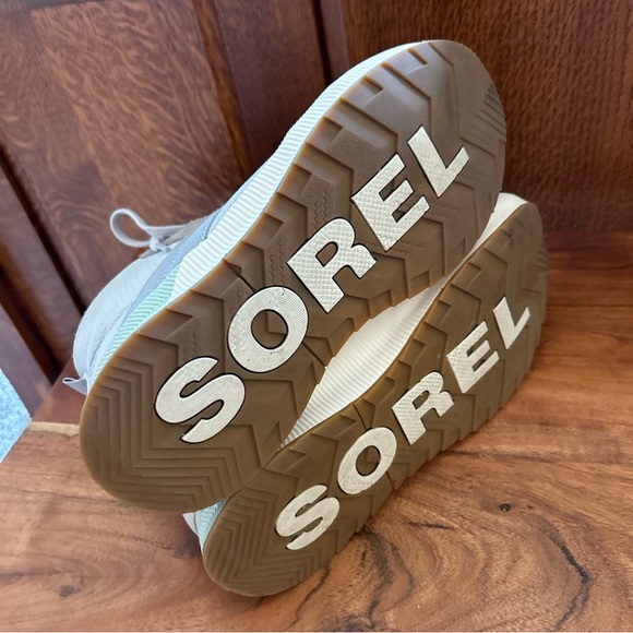 SOREL Out N About III Mid Sneaker Waterproof Boots Mesh, Size 9.5, Moonstone - Picture 4 of 4